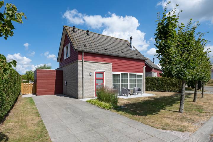 Villa für 6 Personen, mit Terrasse und Balkon/Terrasse sowie Seeblick und Sauna - 1