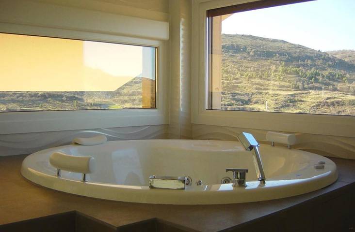 Chalet para 13 personas, con Balcón y Jacuzzi además de Terraza y Jardín en Provincia de Burgos