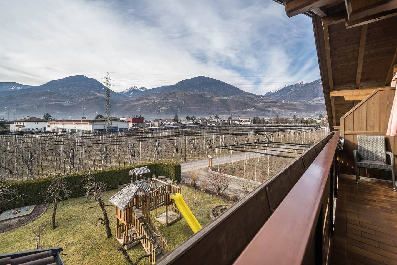 Appartamento intero, Appartamento di charme "Kammerhof Birne" con vista sulle montagne, Wi-Fi, balcone e giardino in Lana di Mezzo, Lana