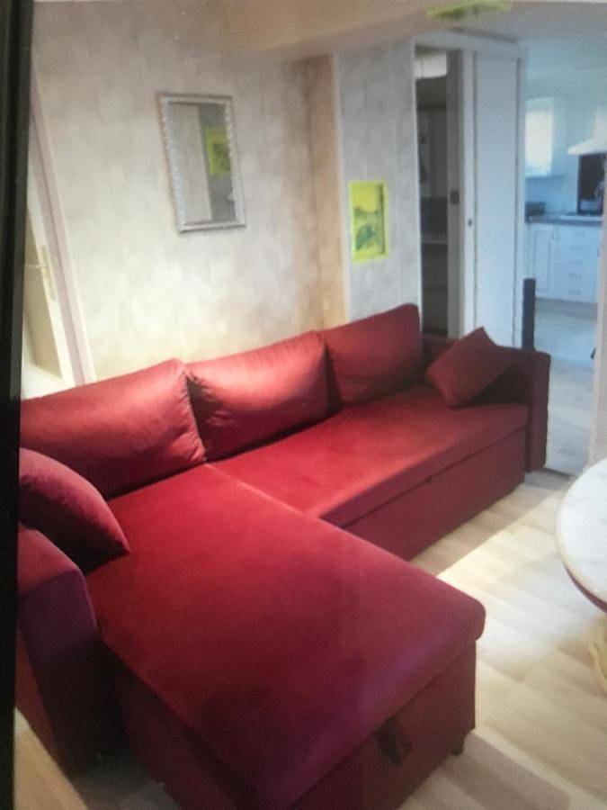 Appartement de vacances entier, Double Room with Garden View in Puy-Guillaume, Parc Naturel Régional Livradois-Forez