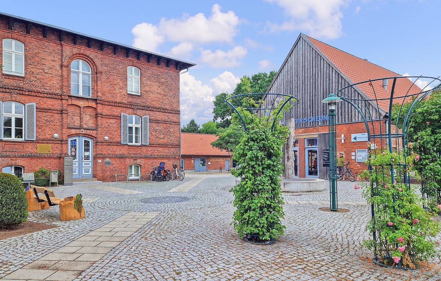 Ganze Ferienwohnung, Modernes Apartment mit Parkplatz und Kabel-TV in der Nähe des Eggesiner Stadtzentrums in Eggesin, Vorpommern Greifswald