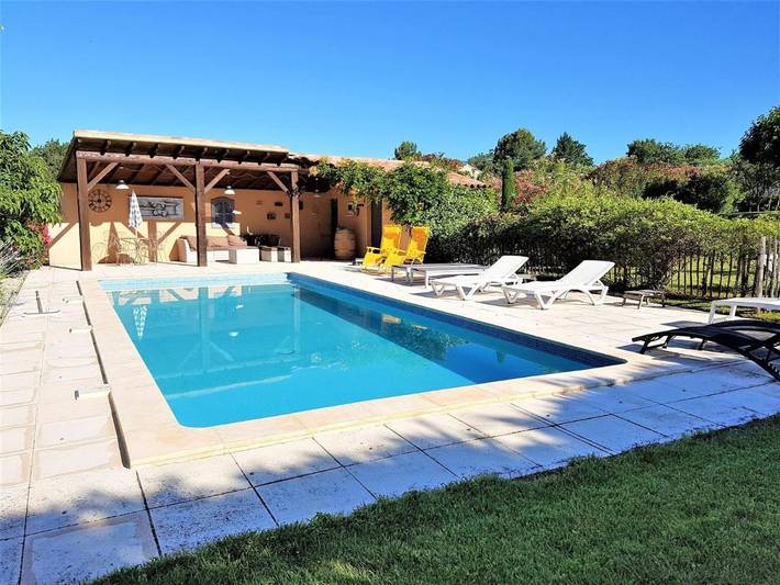 Location de vacances pour 8 personnes, avec terrasse ainsi que piscine et jardin à Saint-Pierre-de-Vassols - 2