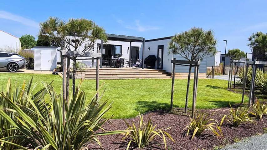 Appartement de vacances pour 7 personnes, avec Terrasse ainsi que Jardin et Piscine