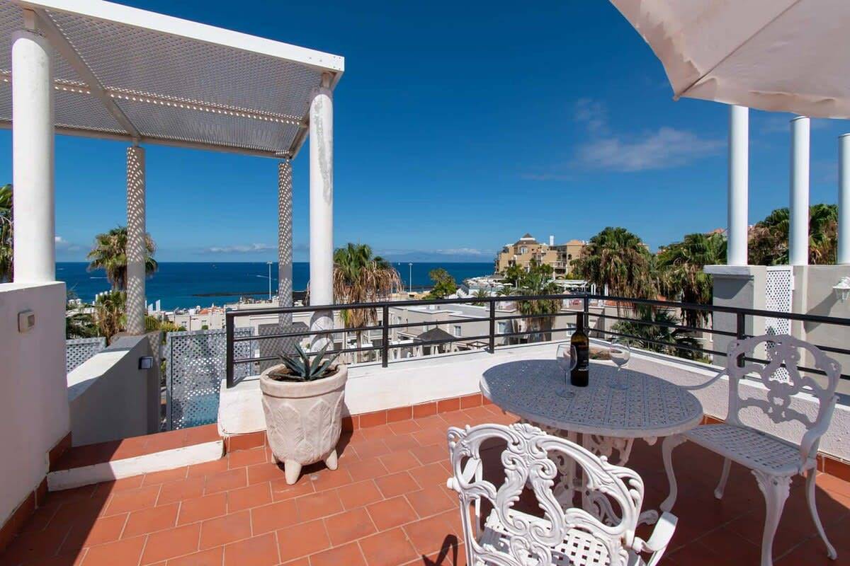 Ganze Wohnung, Los Olivos 13 - One Bed in Playa del Duque, Adeje