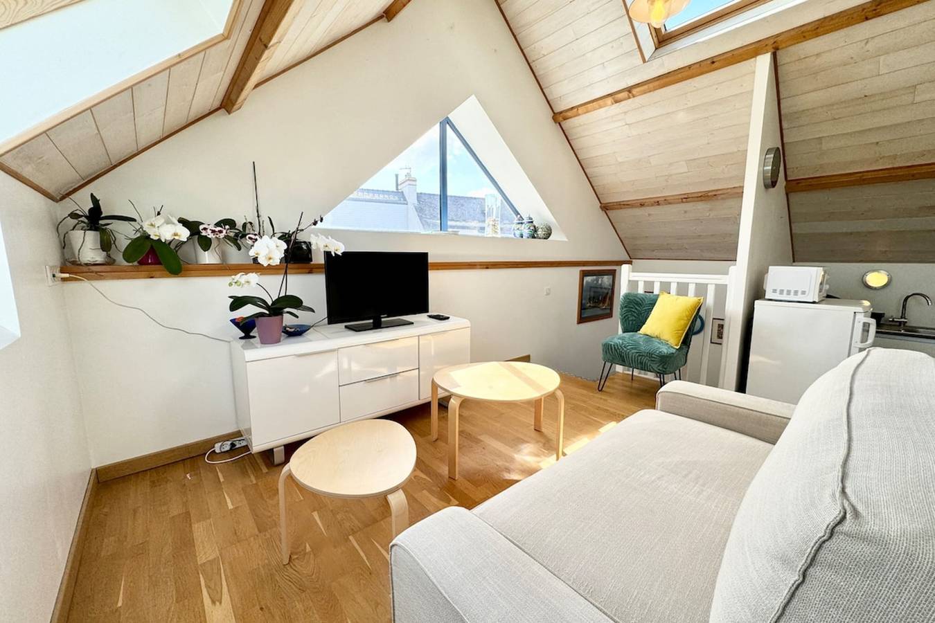 Appartement entier, Duplex atypique Top cosy - Vue mer in Plage de Port Fontaine-Lomener, Ploemeur