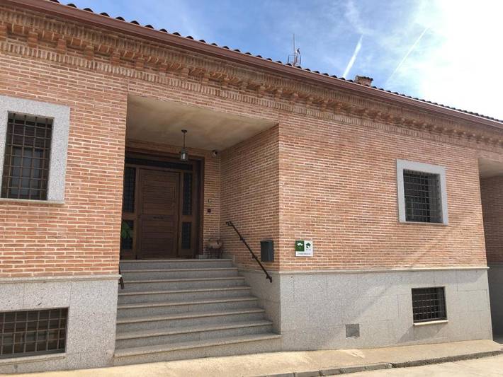 Casa rural para 8 personas, con Terraza en Alcabón - 2