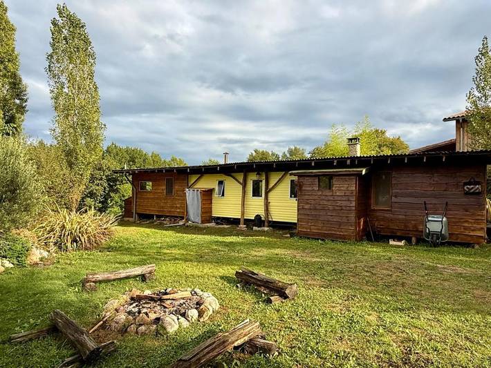 Location de vacances pour 4 personnes, avec jardin dans Montbrun-Bocage
