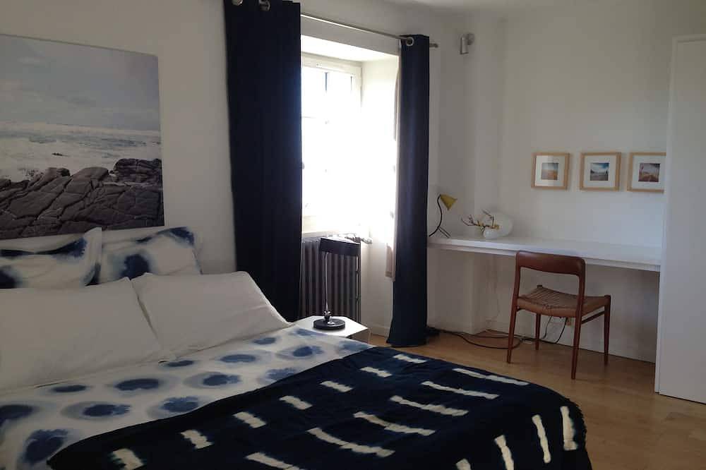 Old renovated Basque house, 200 m away from Cénitz Beach, with a view of the sea in Guéthary, Bayonne region