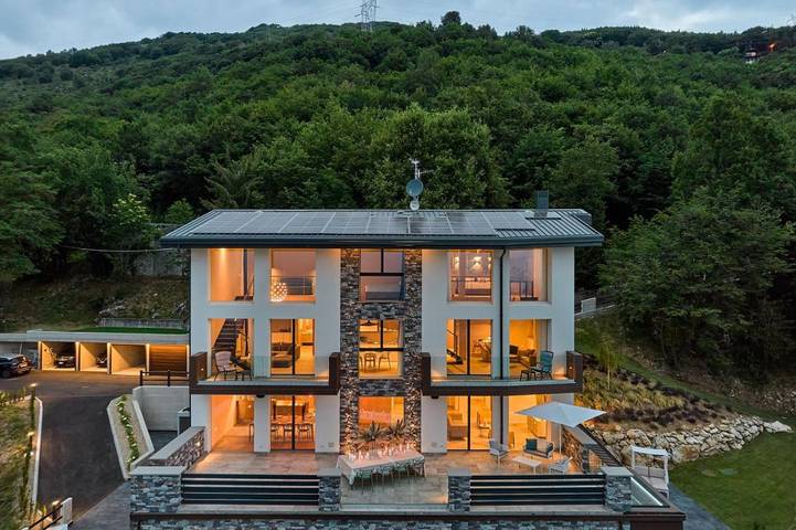 Villa per 4 persone, con Balcone e Giardino nonché Panorama in Provincia di Bergamo