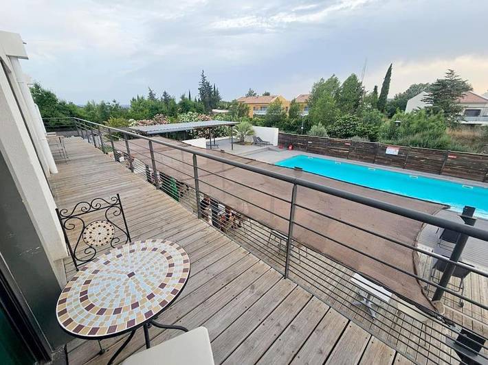 Gîte pour 2 personnes, avec piscine ainsi que terrasse et jardin à Éguilles - 3