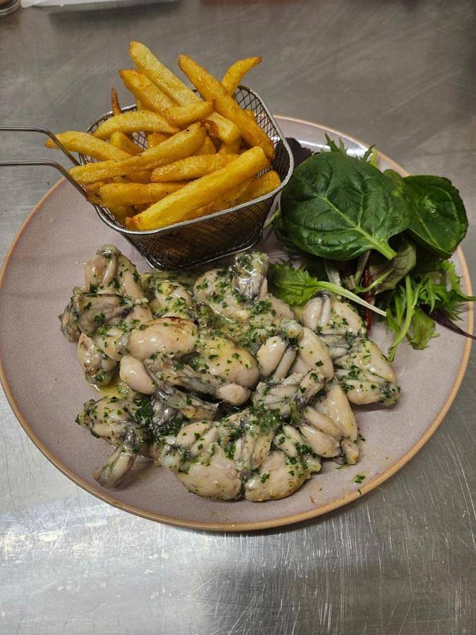 Hôtel pour 2 personnes, avec vue à Rochefort-Montagne - 2