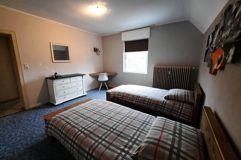 Ganze Wohnung, Appartement B - 2. Stock - Ferienwohnungen Joop in Biersdorf am See, Eifelkreis Bitburg-Prüm
