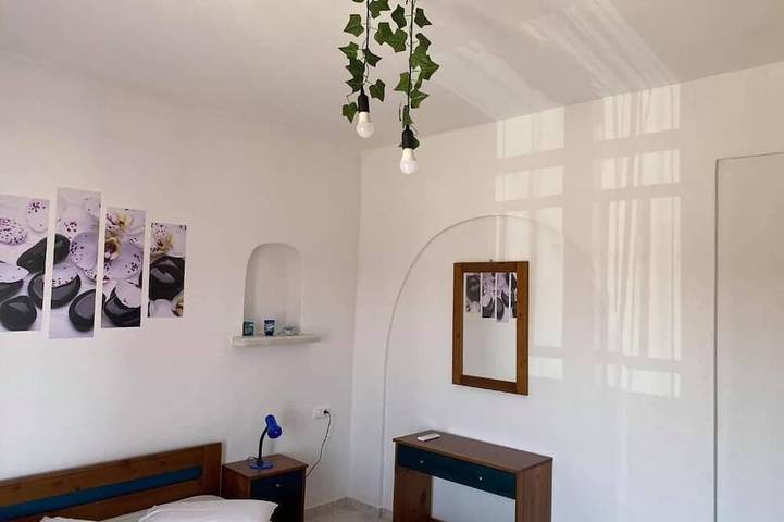Ganze Wohnung, Palmos geräumige, Selbstversorger-Apartment in der Nähe von 3 natürlichen Stränden von Naxos in Kastraki (Naxos), Naxos