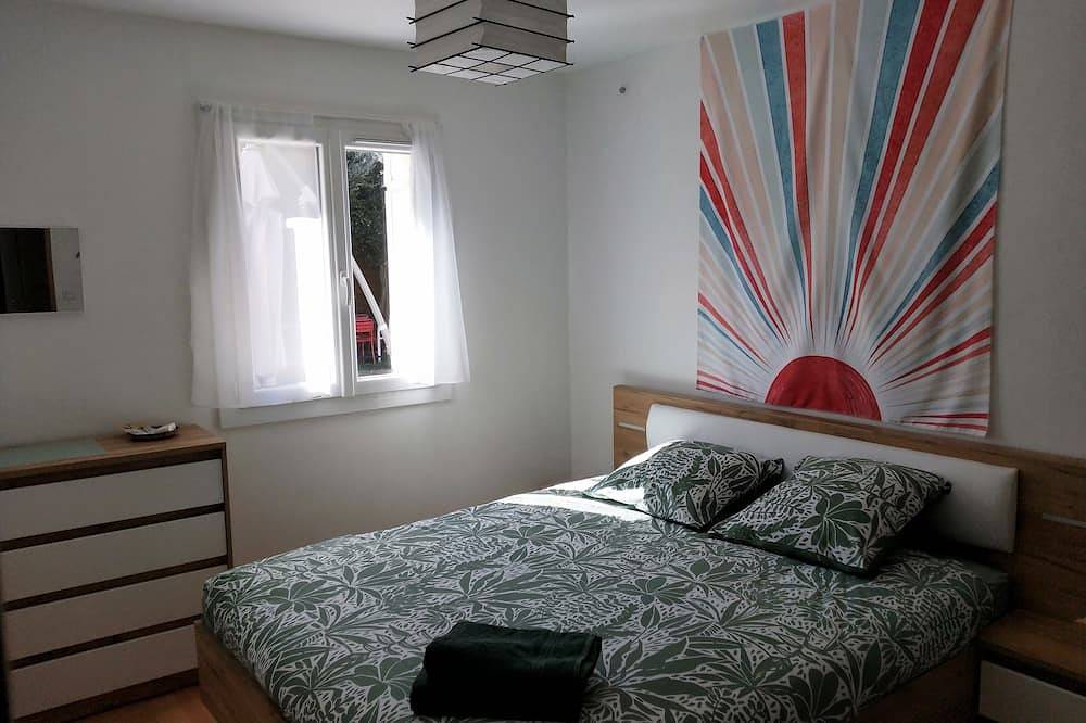 Air-conditioned villa with garden and pool near Avignon in Le Pontet, Vaucluse