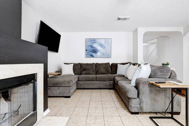 Apartment for 16 people, with balcony and yard, with pets in San Antonio