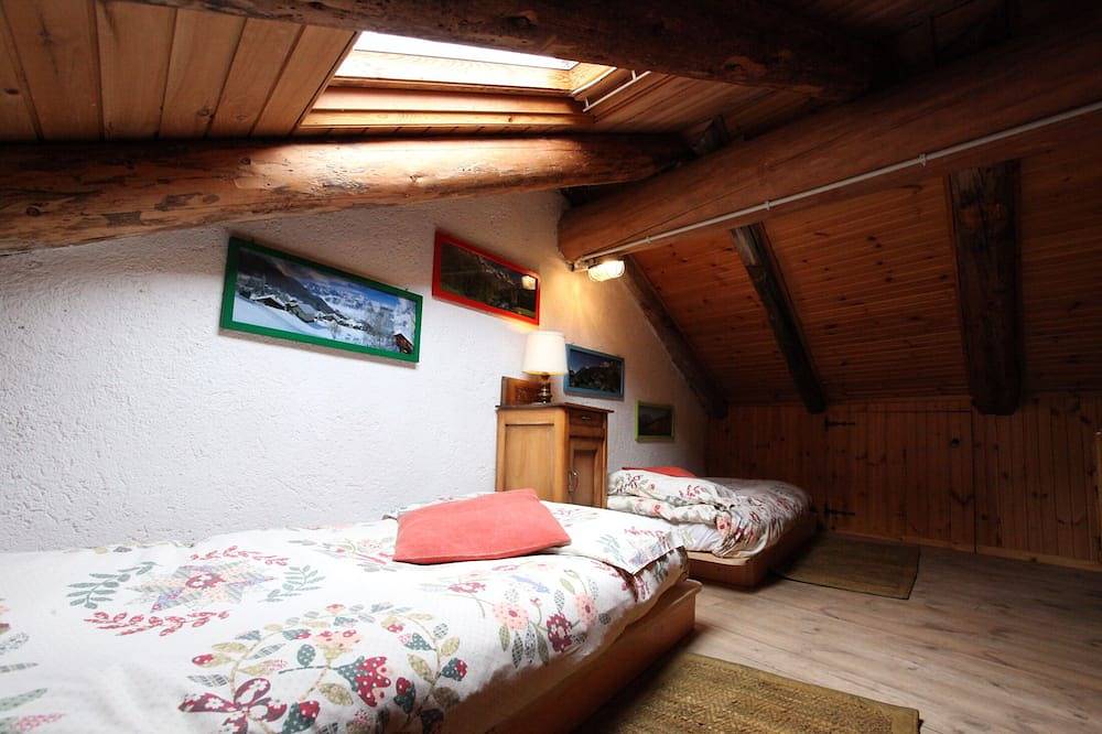 Baita tipicamente montana. in Courmayeur, Alpi Pennine