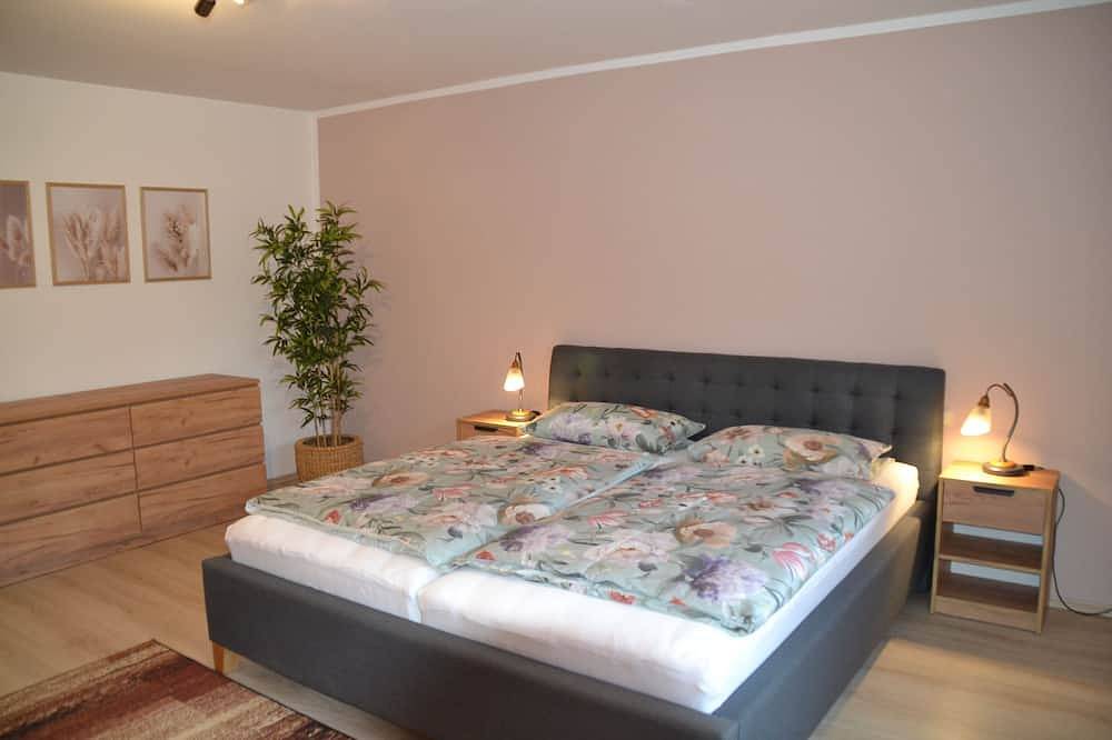 Ganze Wohnung, Charmante Ferienwohnung 120m² mit zwei Schlafzimmern und Wintergarten in Georgensgmünd, Frankenalb