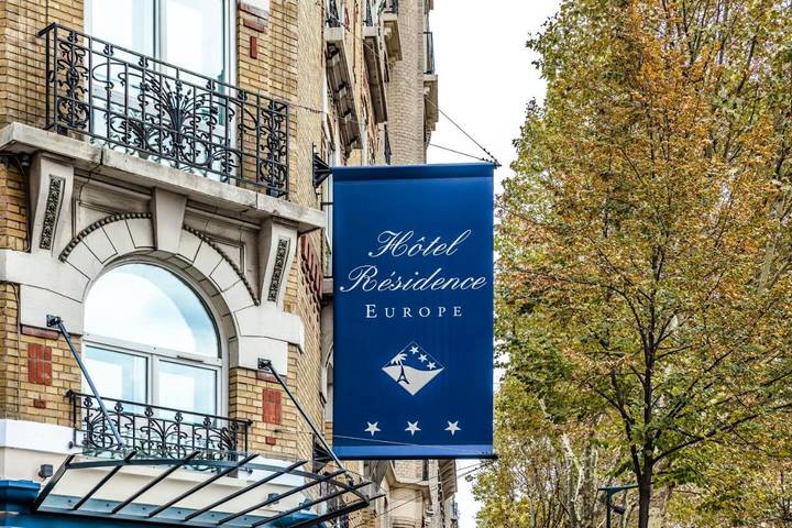 Hôtel pour 2 personnes, avec sauna et piscine ainsi que terrasse et jacuzzi à Clichy - 4