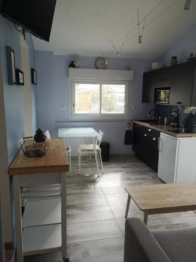 Gîte pour 2 personnes, avec jardin et terrasse à Chaillevette - 4