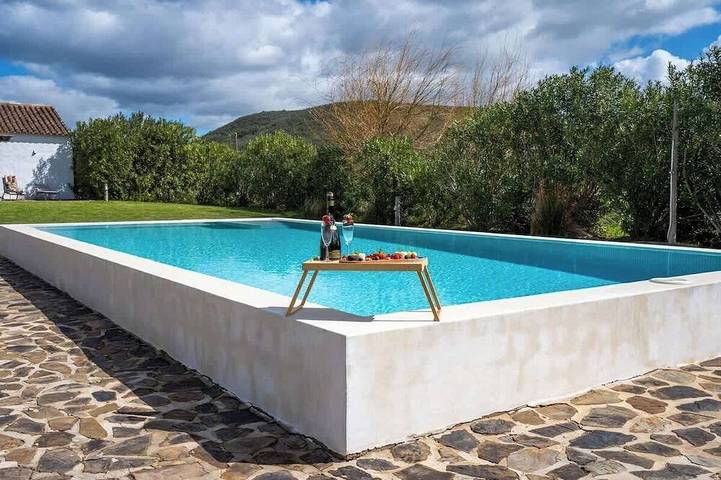 Ferienhaus für 4 Personen, mit Pool und Garten sowie Balkon - 1