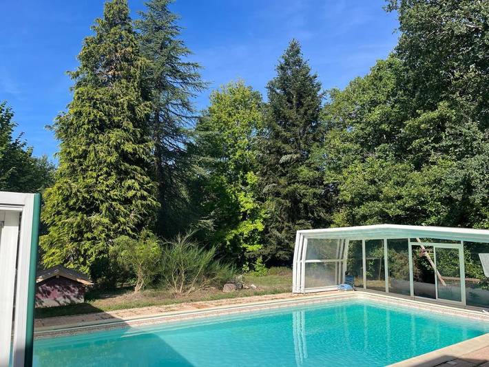 Chambre d’hôte pour 4 personnes, avec Terrasse et Jardin ainsi que Piscine et Vue