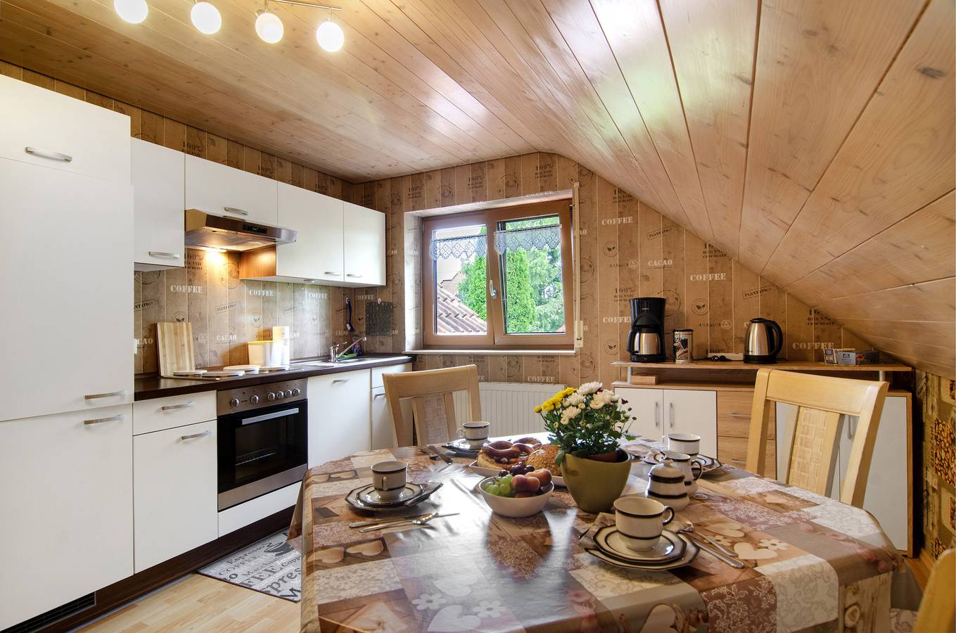 Ολόκληρο το διαμέρισμα, Apartment 'Ferienwohnung Schank' with Private Garden, Balcony and Wi-Fi in Sauldorf, Region Bodensee-Oberschwaben