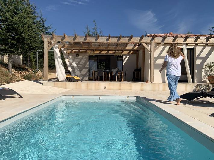 Villa pour 4 personnes, avec piscine et terrasse en Ardèche
