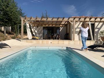 Cottage pour 4 personnes, avec terrasse et piscine à Gras