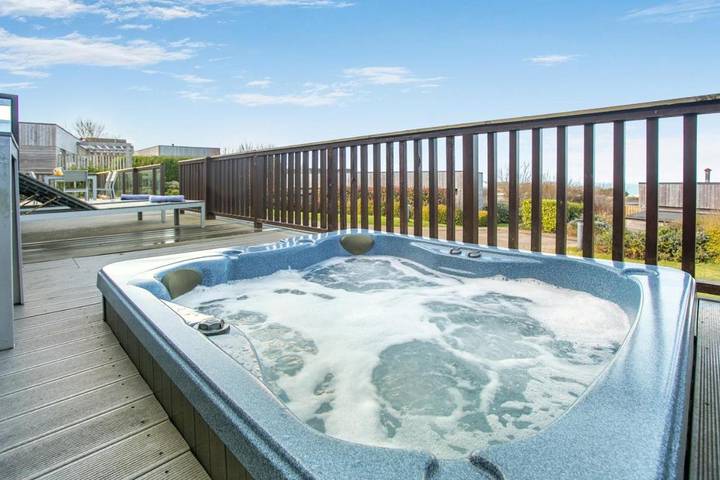 Cottage for 6 people, with hot tub and pool as well as sauna in Portreath