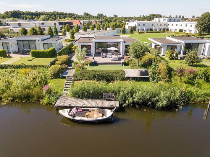 Ferienhaus für 6 Personen, mit Seeblick und Terrasse sowie Garten in Flevoland