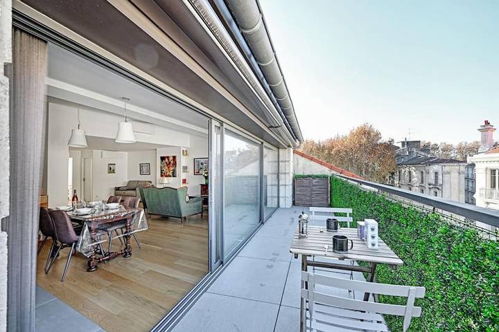 Gîte pour 4 personnes, avec terrasse et vue dans Office De Tourisme D Avignon - 4