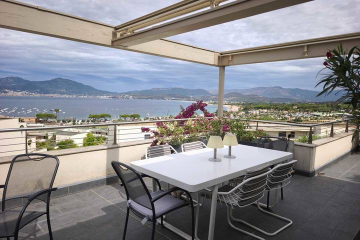 Gîte pour 6 personnes, avec balcon et jardin, adapté aux familles à Albitreccia - 3