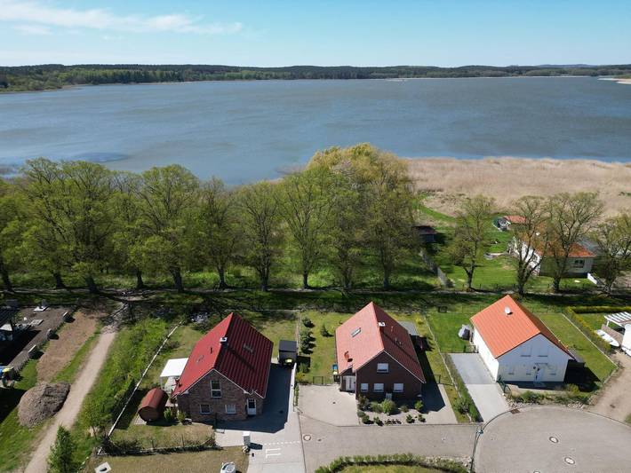 Ferienhaus für 3 Personen, mit Terrasse und Garten sowie Seeblick in Warin