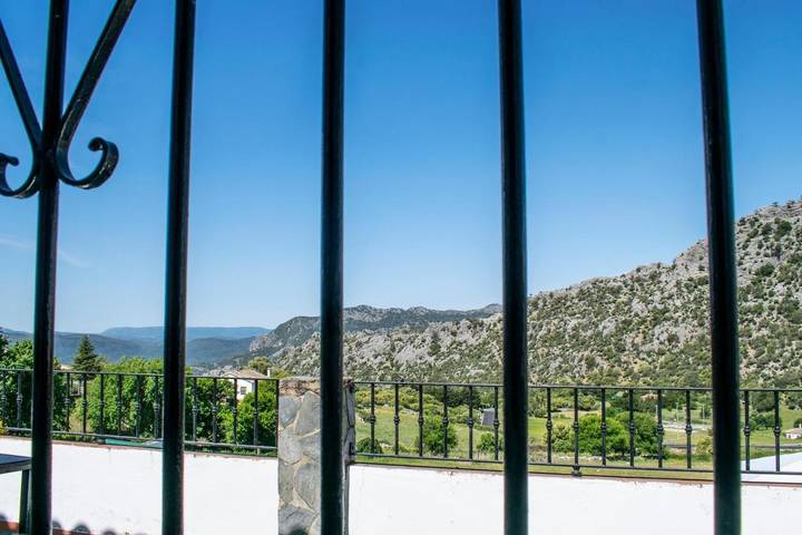 Casa de vacaciones para 6 personas, con Balcón y Terraza además de Jardín y Vistas en Sierra de Grazalema - 2