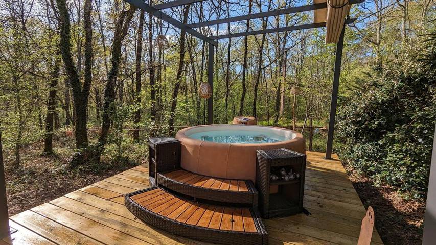Parc de vacances pour 6 personnes, avec jardin et bassin pour enfant ainsi que vue et piscine, adapté aux familles en Dordogne - 3