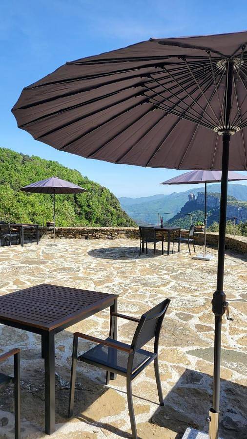 Hôtel pour 2 personnes, avec vue ainsi que jardin et piscine à Rupit i Pruit - 2