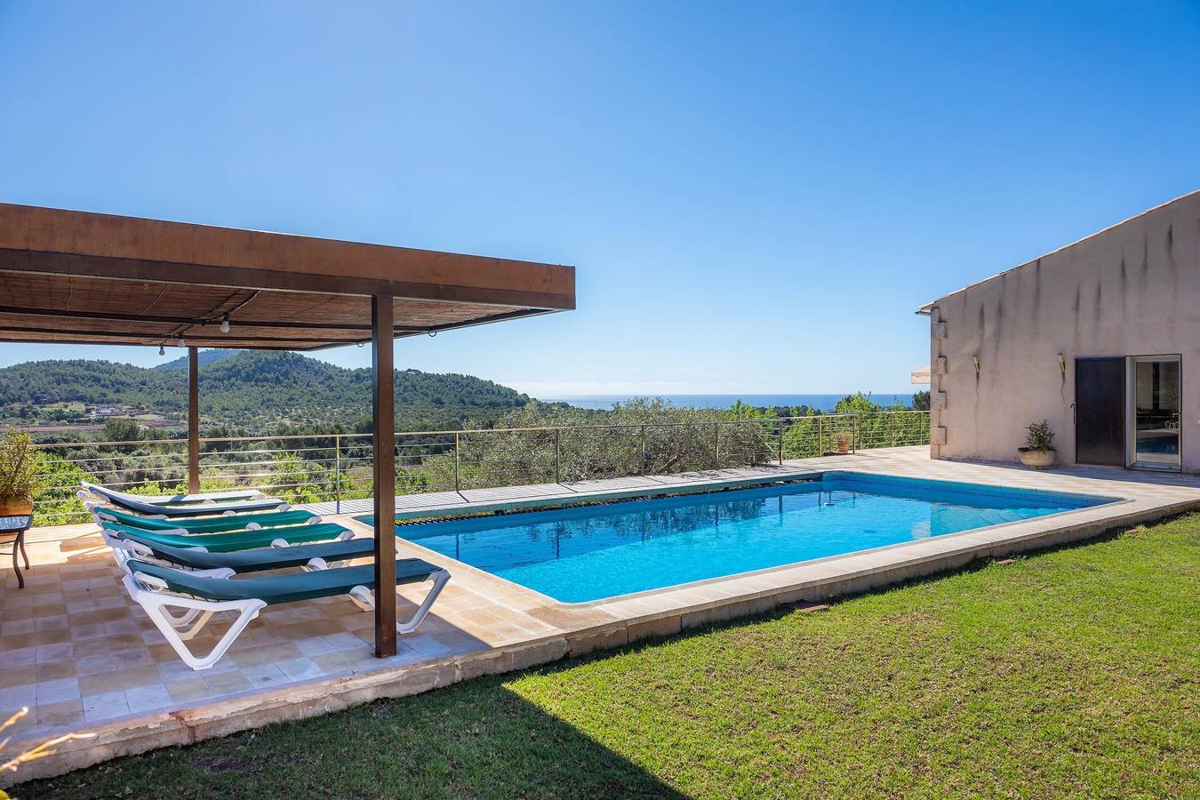 Wunderschöne Finca mit Pool, Wlan, Balkon und Terrasse; Parkplätze vorhanden in Artà, Mallorca Osten