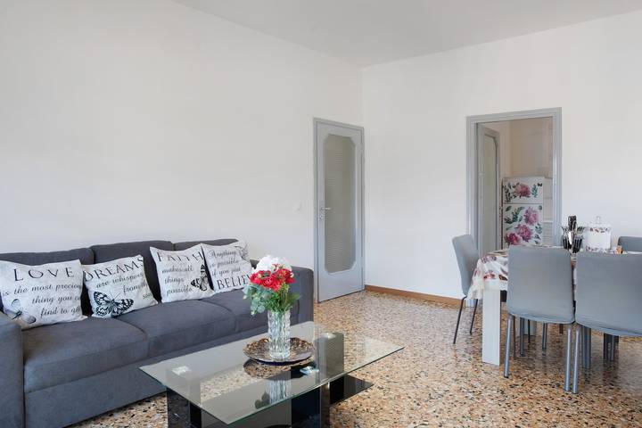 Entire apartment, Apartment 'Dilman' with Mountain View, Private Terrace and Wi-Fi in Poggiridenti Alto, Poggiridenti
