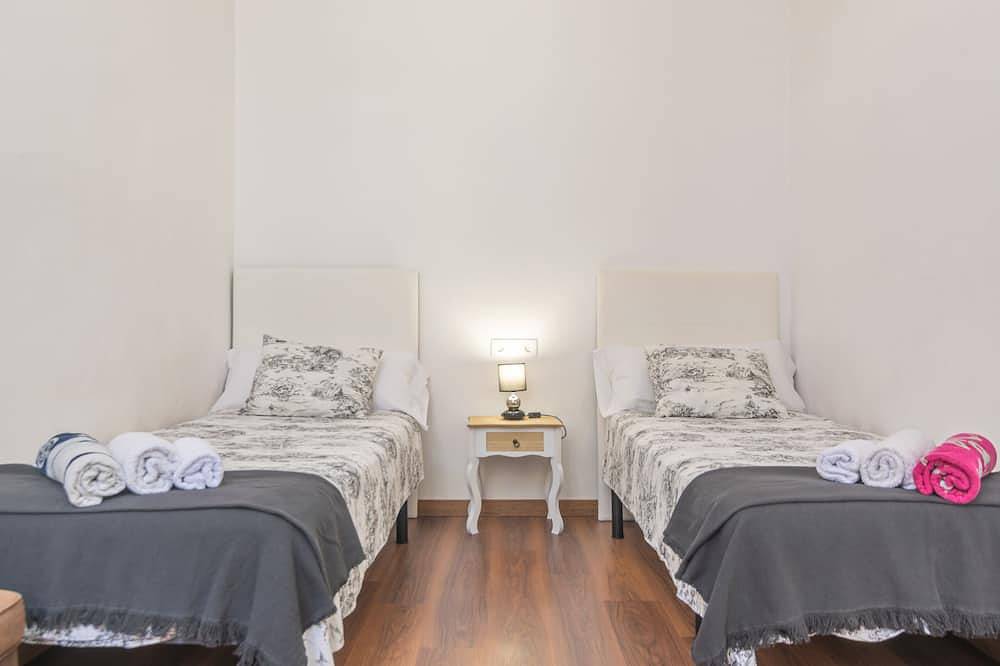 Cas Padri Pep - Charming town house with private above ground pool. Free Wifi. in Ariany, Majorca Center
