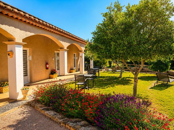 Chambre d’hôte pour 3 personnes, avec Terrasse et Jardin