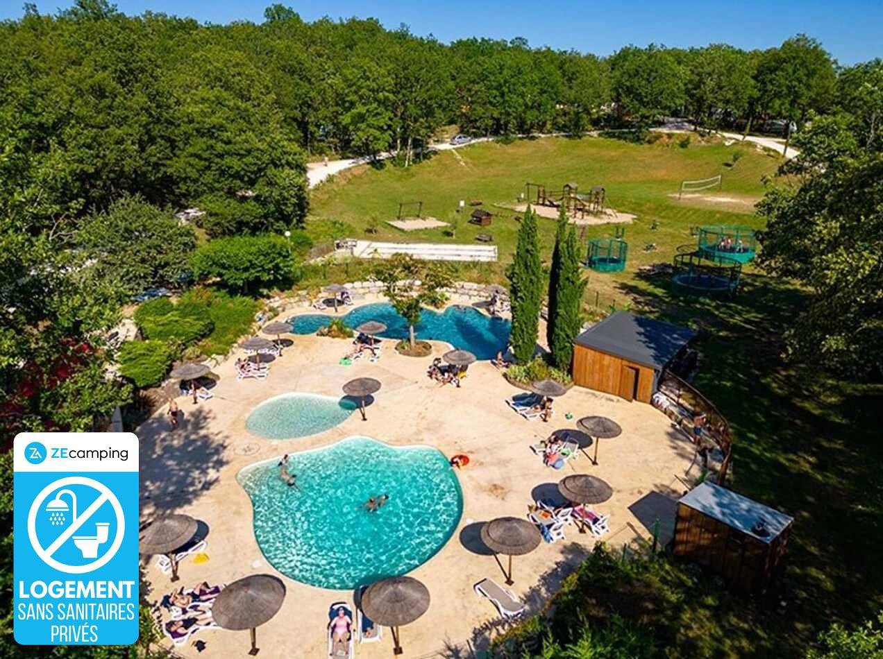 Camping 3 étoiles - Piscine - efchbd in Saint-Cirq-Lapopie, Causses du Quercy Regional Nature Park