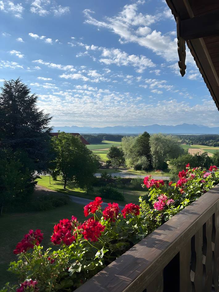 Vakantiehuis 'Boerderij - 1e Verdieping' met Uitzicht op het Meer, Gedeeld Terras en Wi-Fi in Pittenhart, Chiemsee