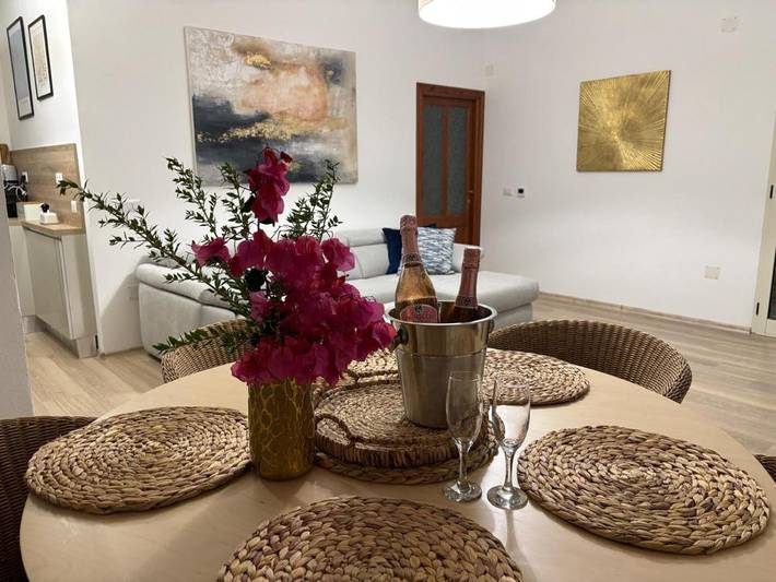 Villa für 10 Personen, mit Balkon und Terrasse sowie Garten und Pool