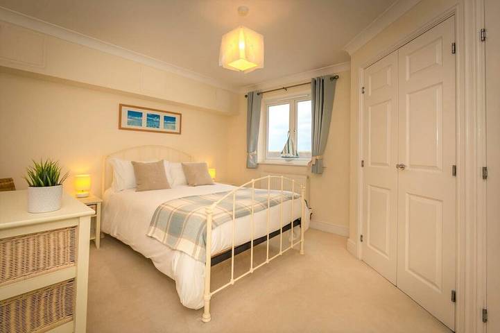 Appartement entier, Seaviews Sovereign Harbour - adults-only apartment with stunning water views in Eastbourne, Sussex Est