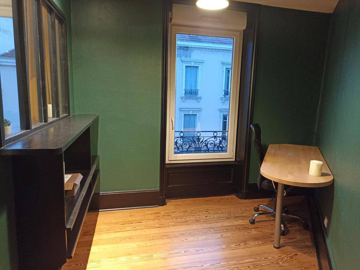 Appartement entier, Le Sunshine, 5 chambres, wifi et parking inclus in Le Coteau, Région de Roanne
