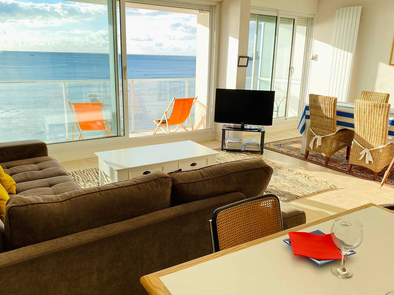 Apartamento entero, Apartamento Elegante con Balcón, Garaje y Wifi Frente al Mar in Les Sables-d'Olonne, Vandea