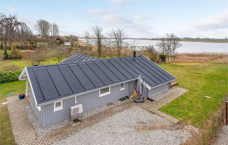 Ferieudlejning for 6 personer, med Terrasse og Have samt Sauna i Kerteminde