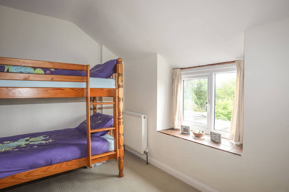 Pen Dinas, pet friendly, character holiday cottage in Bangor in Bangor, Snowdonia