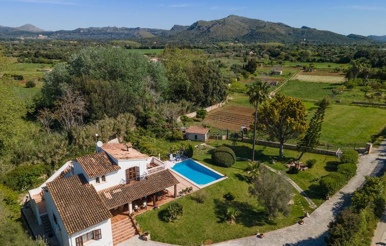 Artà Oase: Modernes Apartment mit Terrasse, Pool und AC in Artà, Mallorca Osten