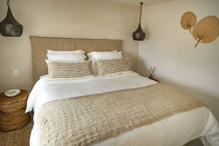 Location de vacances pour 6 personnes, avec jacuzzi et piscine ainsi que sauna et jardin à Montbolo - 2